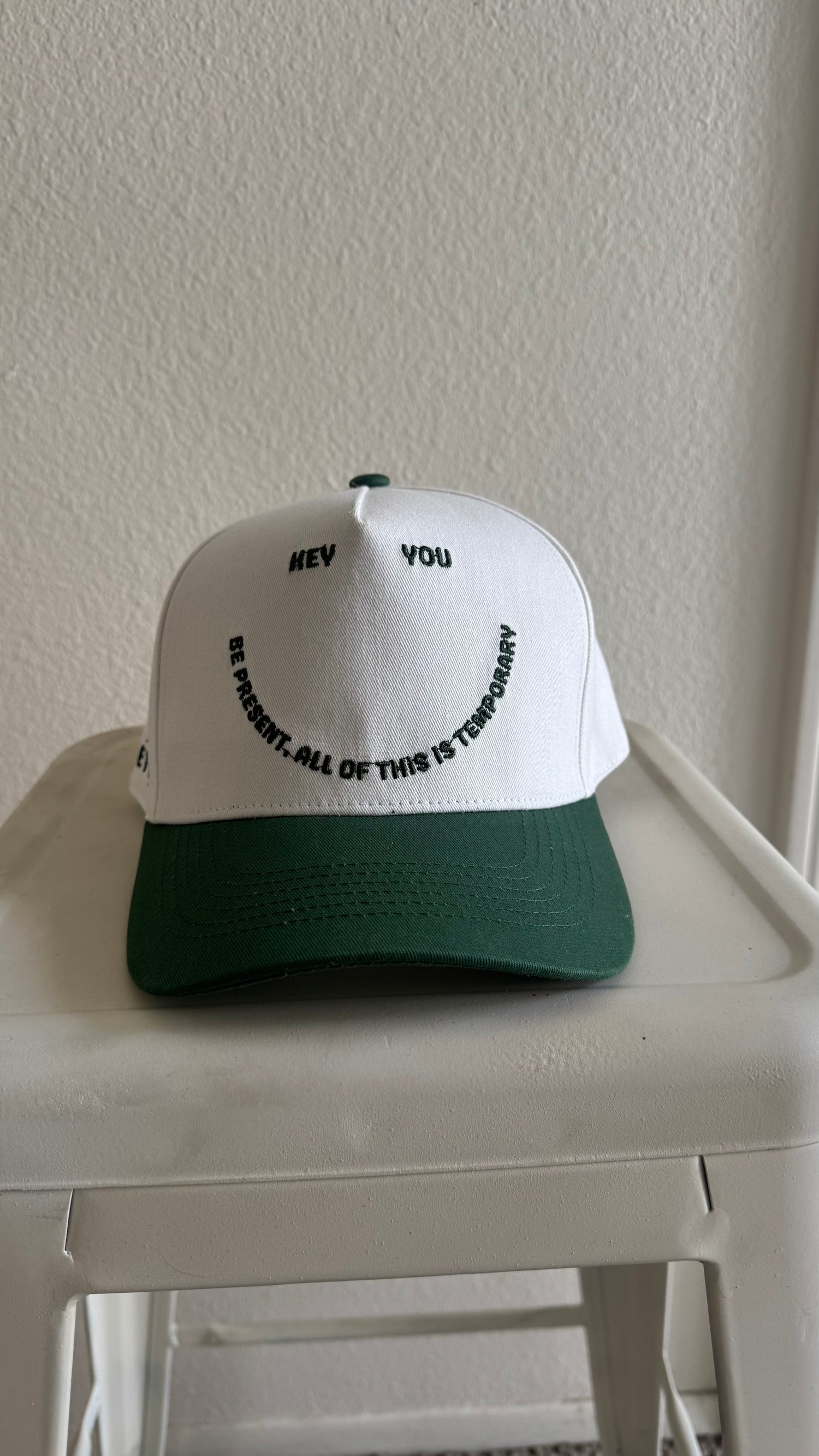 The Fly Cap - cream and green