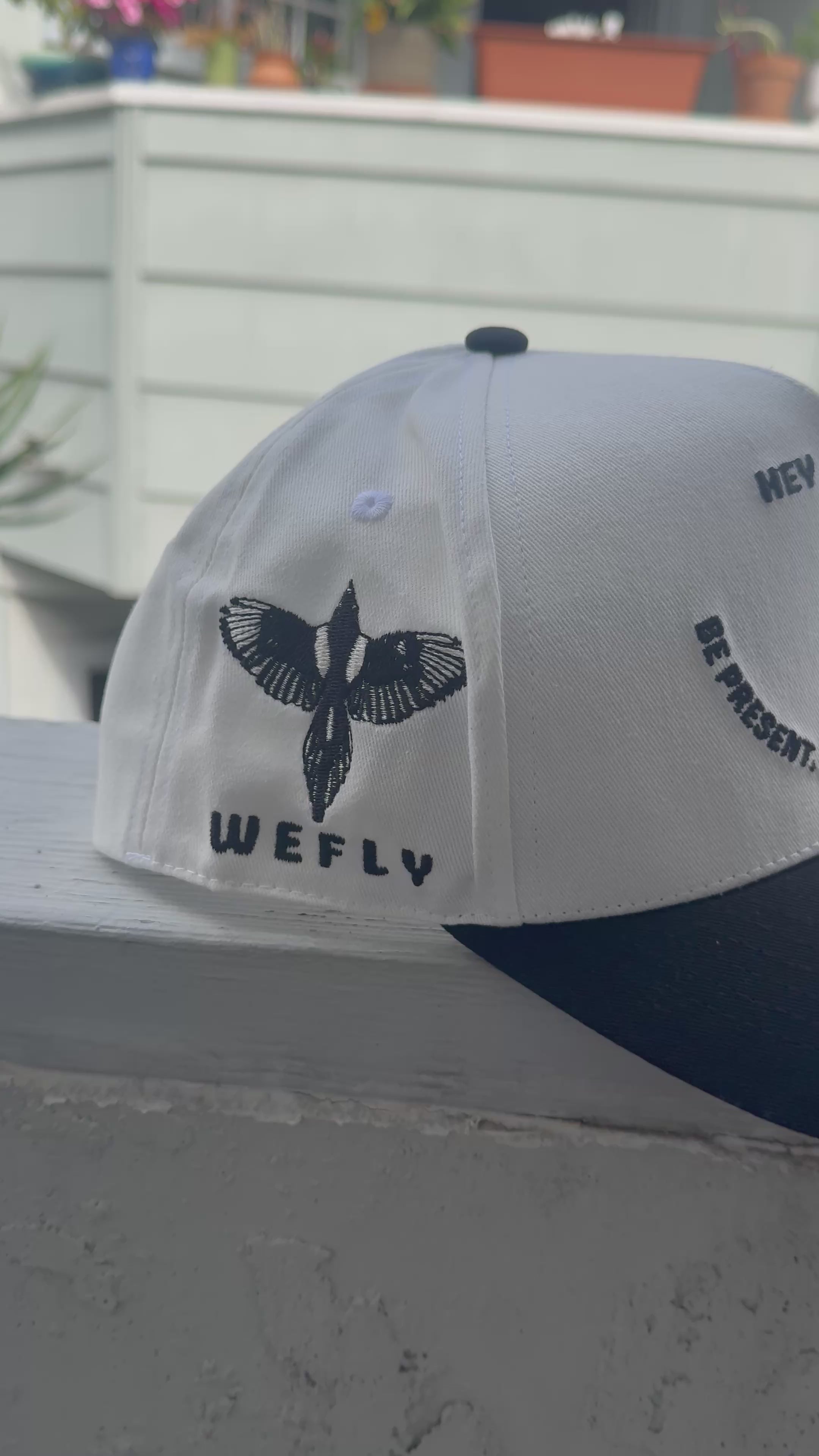 The Fly Cap - black and white